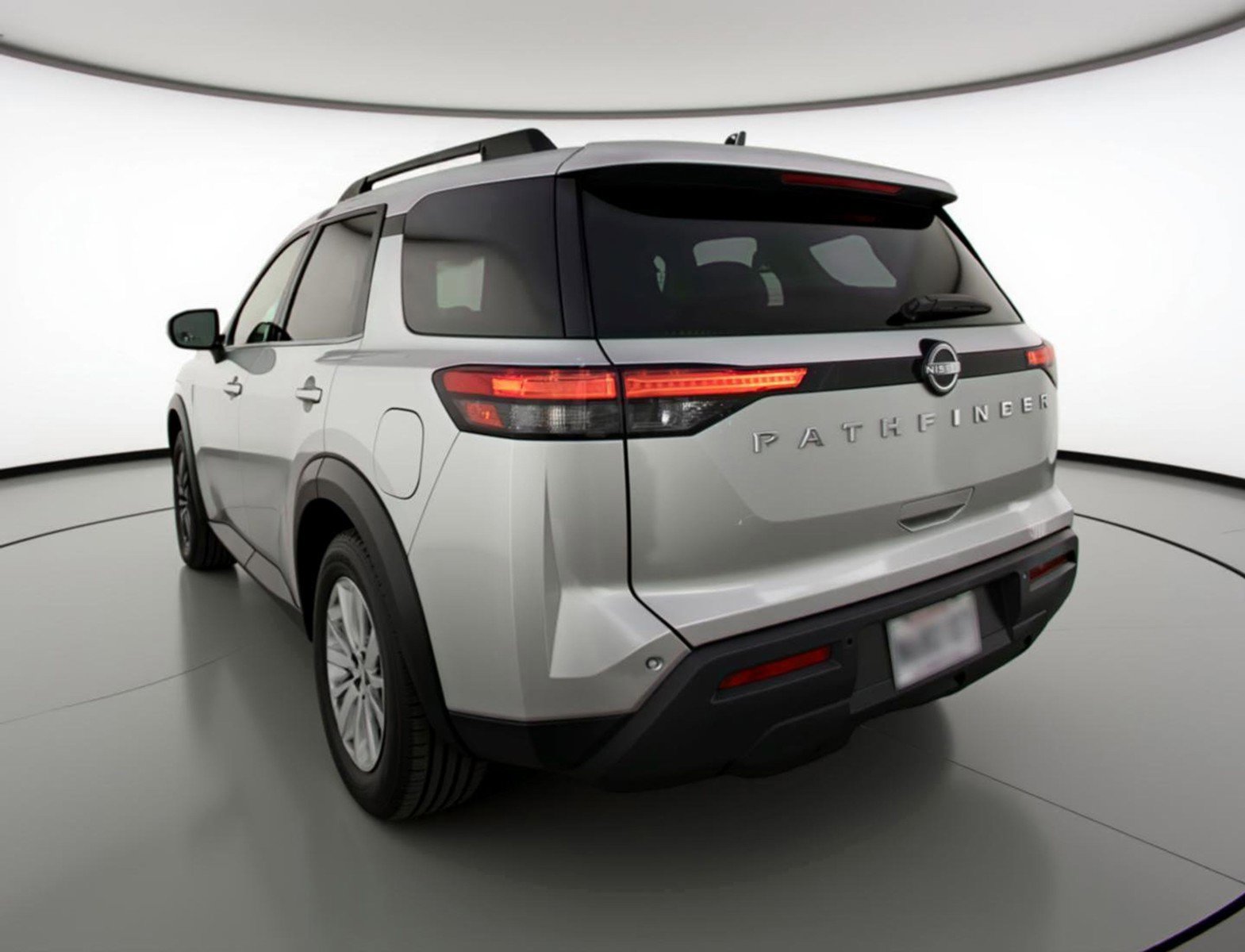 Used 2025 Nissan Pathfinder SV image 6