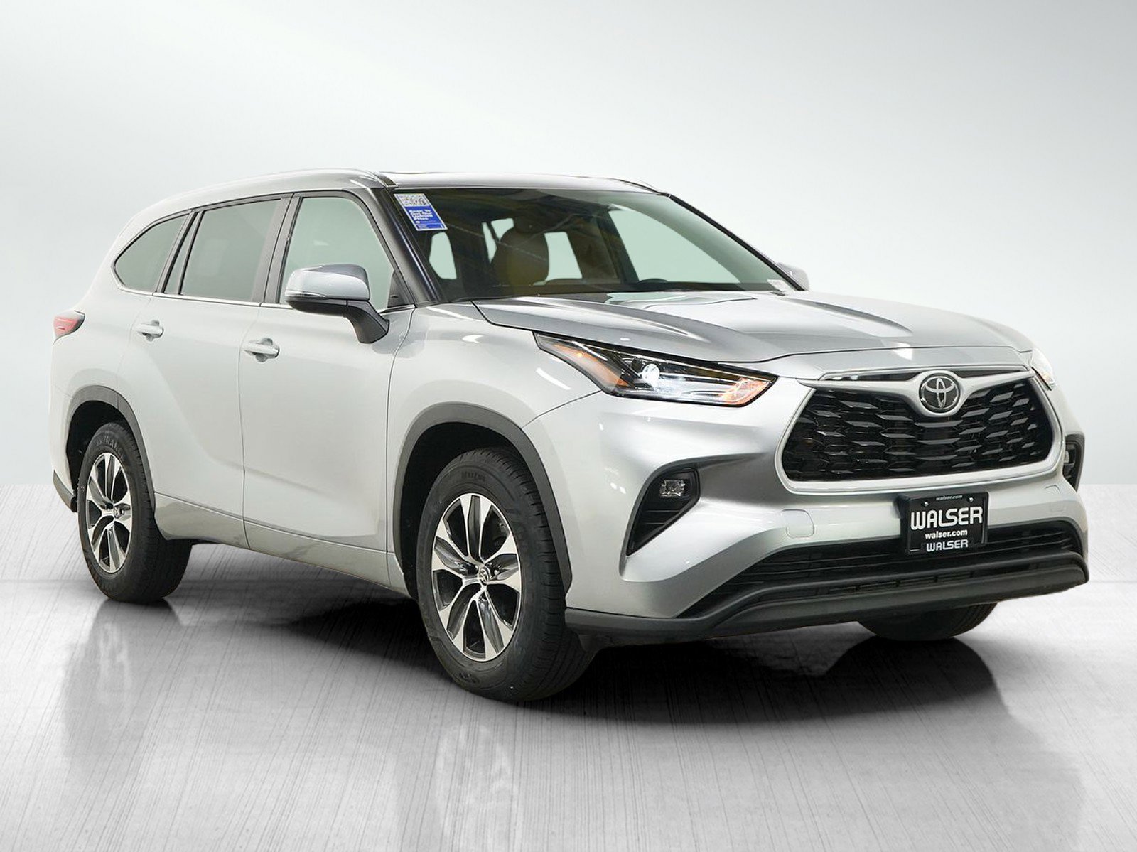 Used 2021 Toyota Highlander XLE FWD image 7