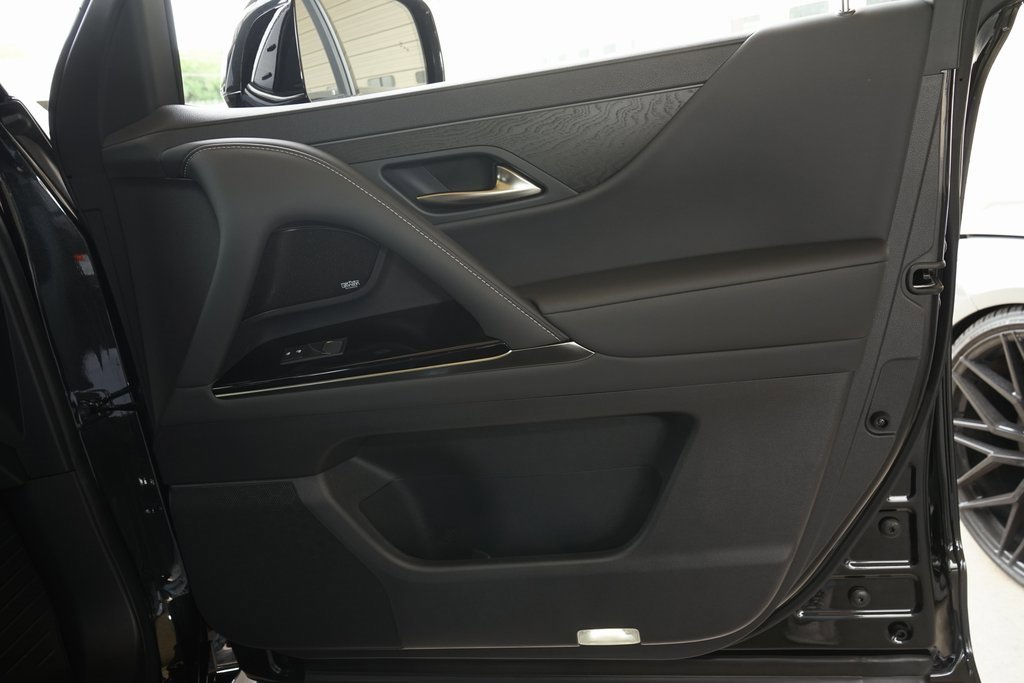 Used 2025 Lexus LX 600 4WD w/ Luxury Package image 30