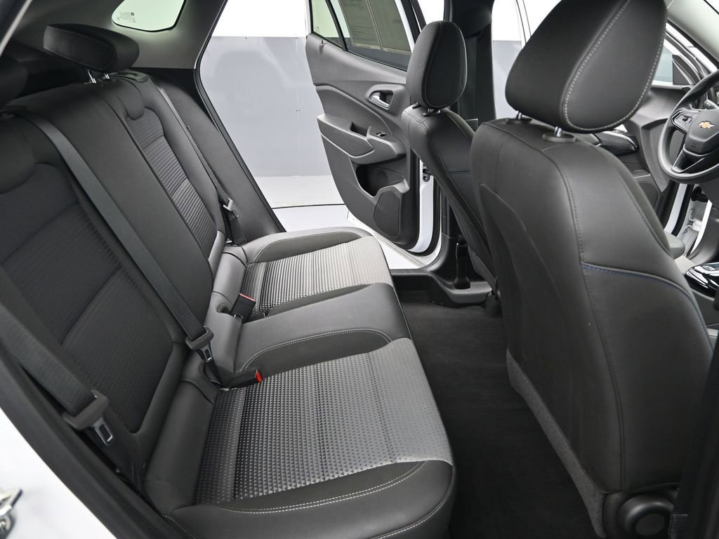 Used 2025 Chevrolet Trax LT image 23