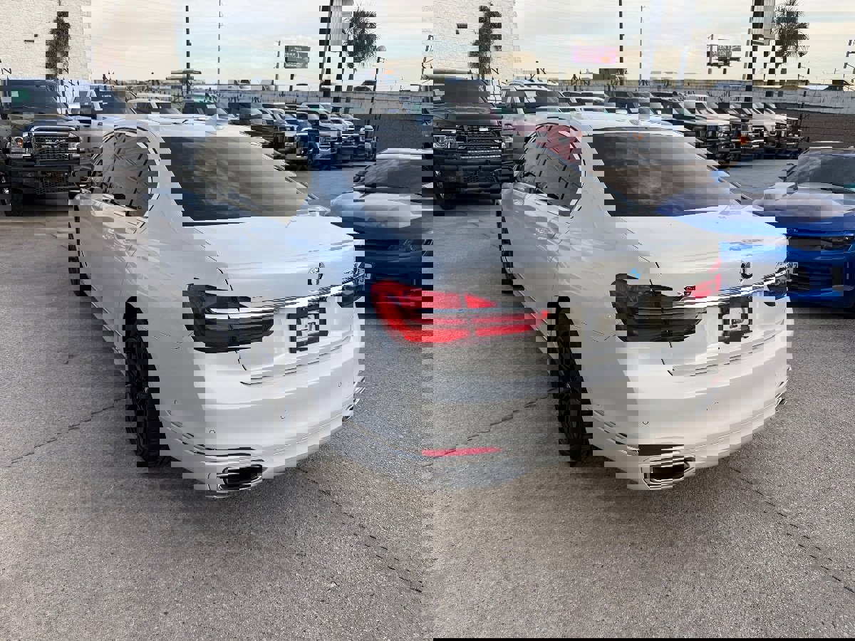 Used 2018 BMW 750i xDrive image 6