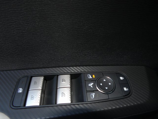 New 2025 Mitsubishi Outlander SE image 19