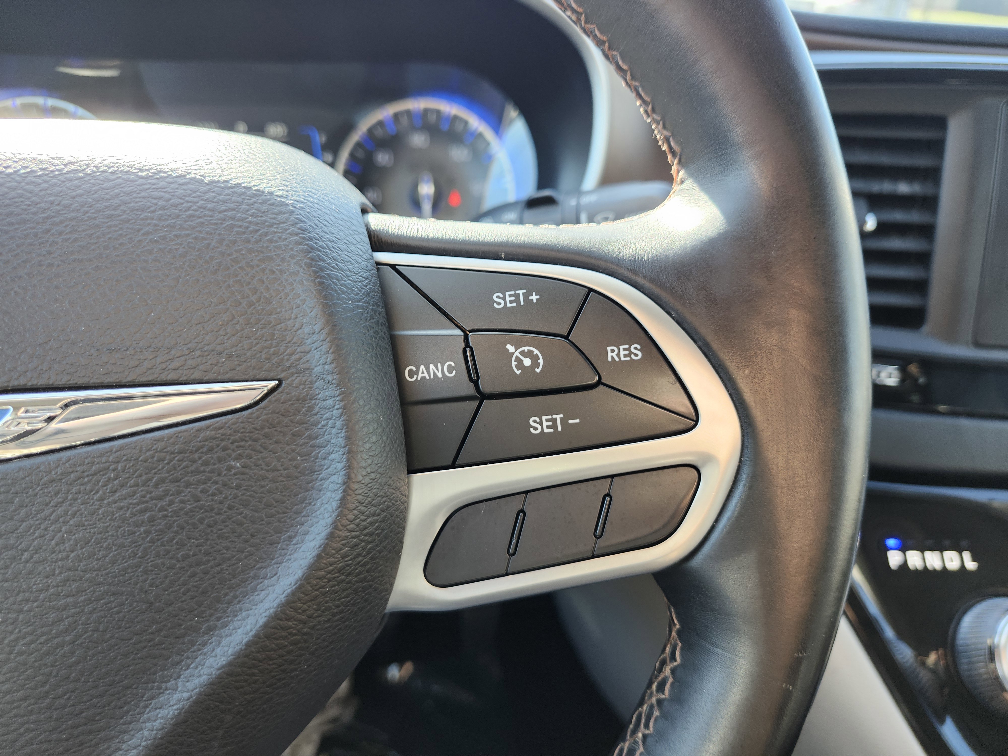 Used 2017 Chrysler Pacifica Touring-L image 30