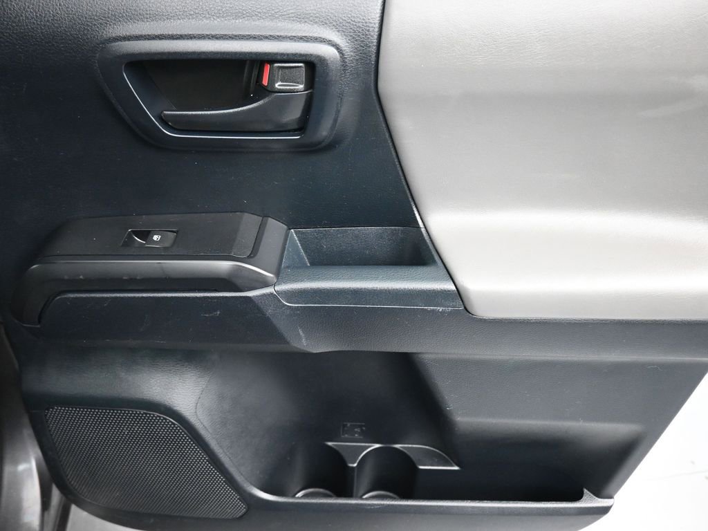 Used 2016 Toyota Tacoma SR w/ SR Convenience Package image 32