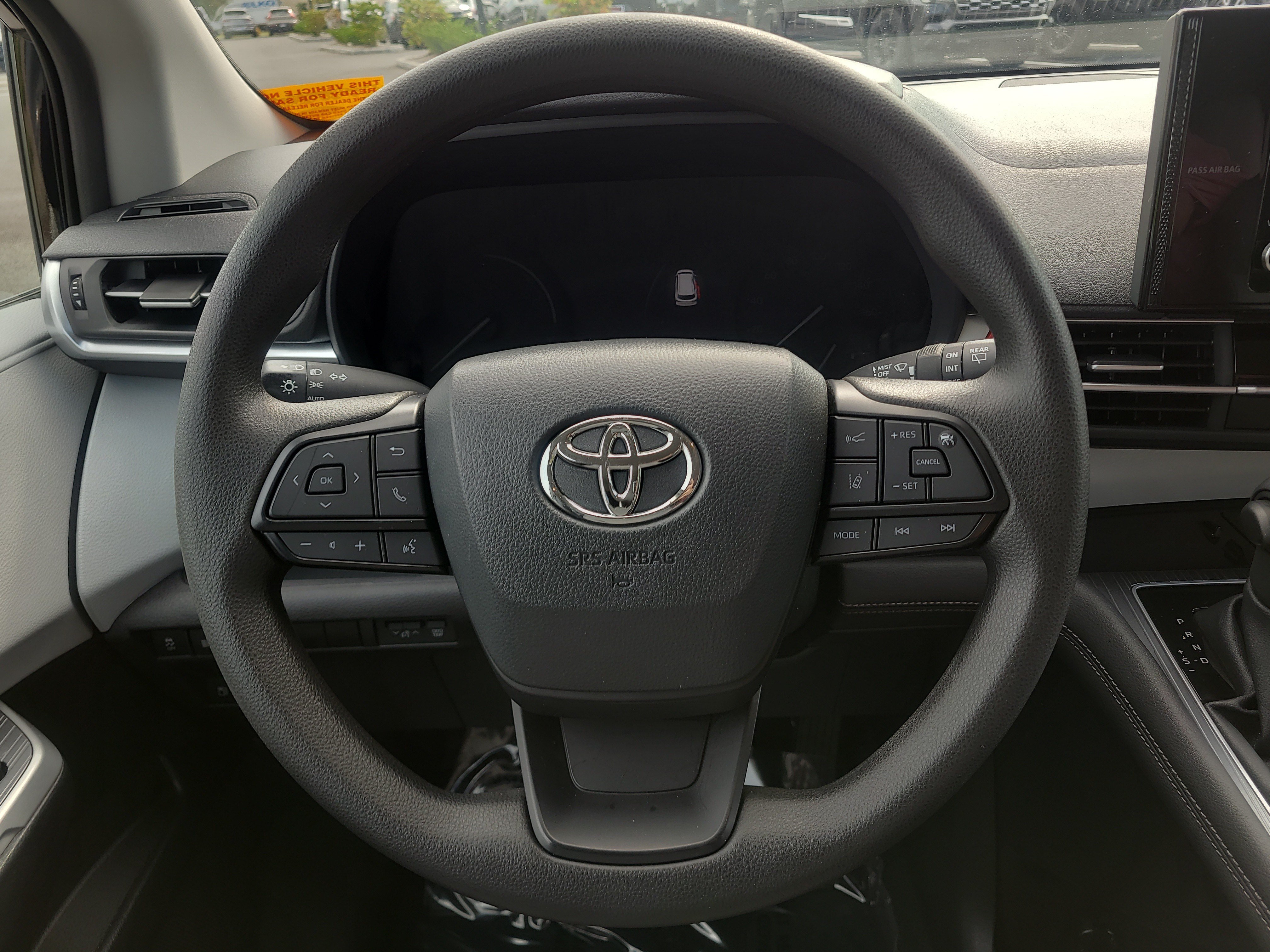 Certified 2025 Toyota Sienna LE FWD image 21