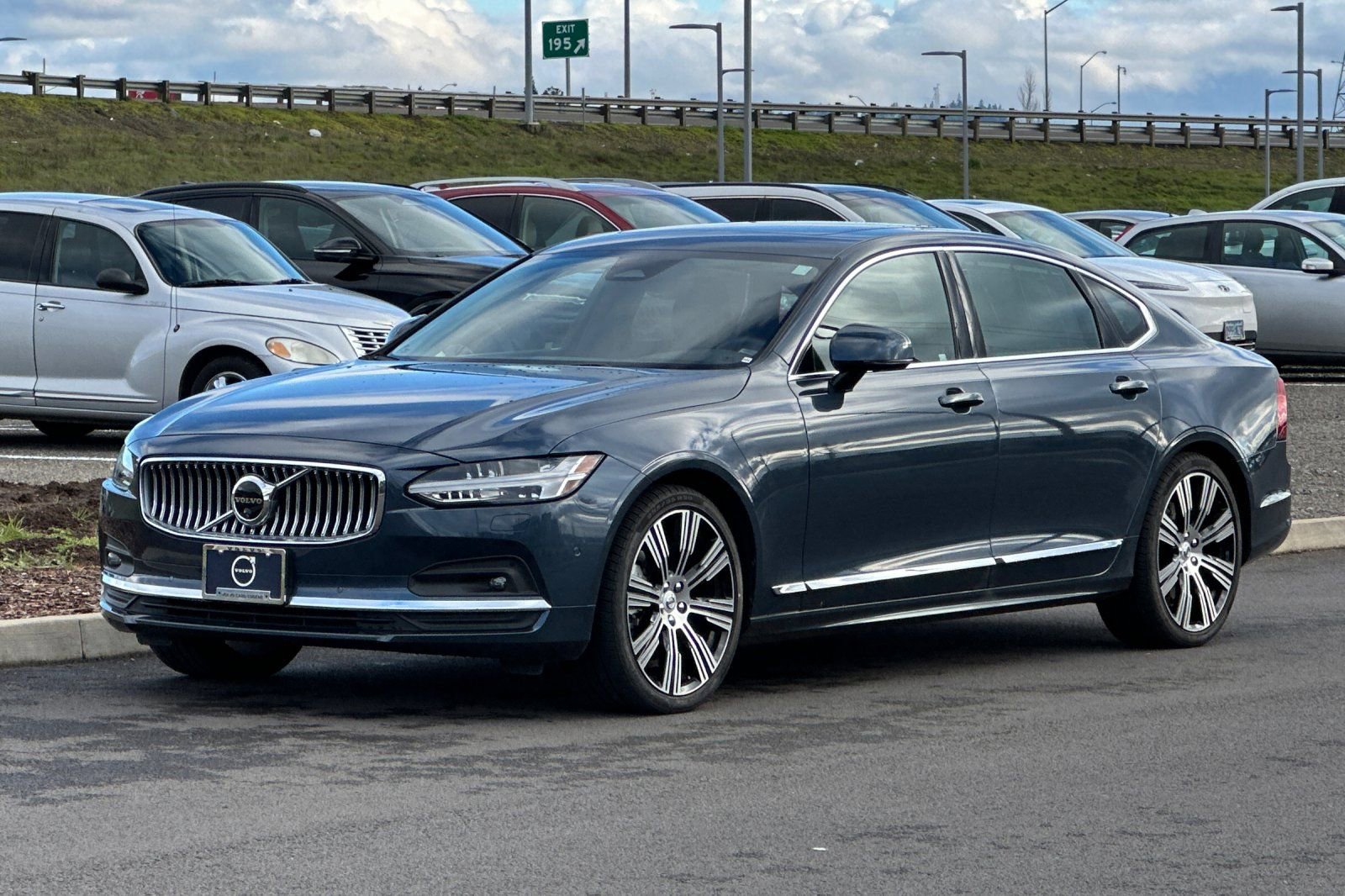 Used 2025 Volvo S90 B6 Plus w/ Protection Package Premier AWD/4WD image 7