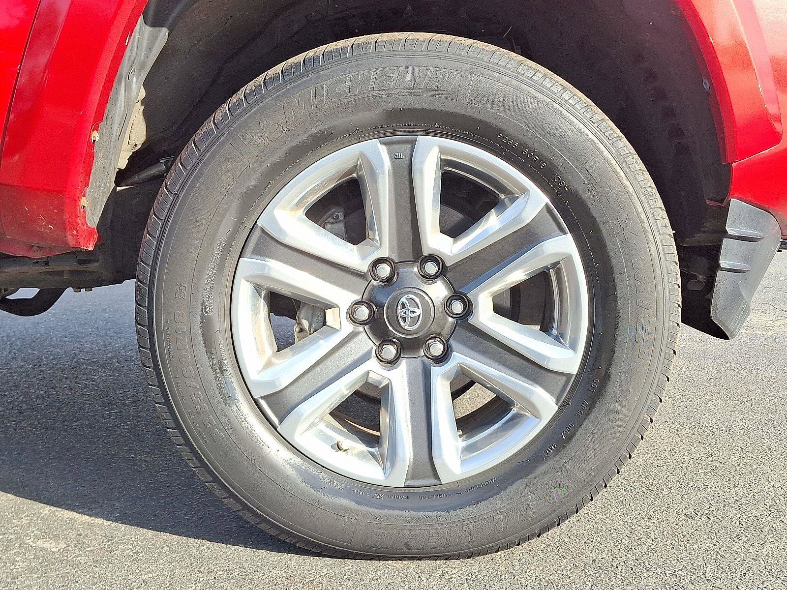 Used 2018 Toyota Tacoma Limited image 8