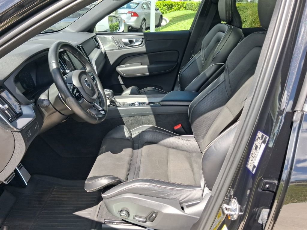 Used 2019 Volvo XC60 T5 R-Design w/ Protection Package Premier image 14