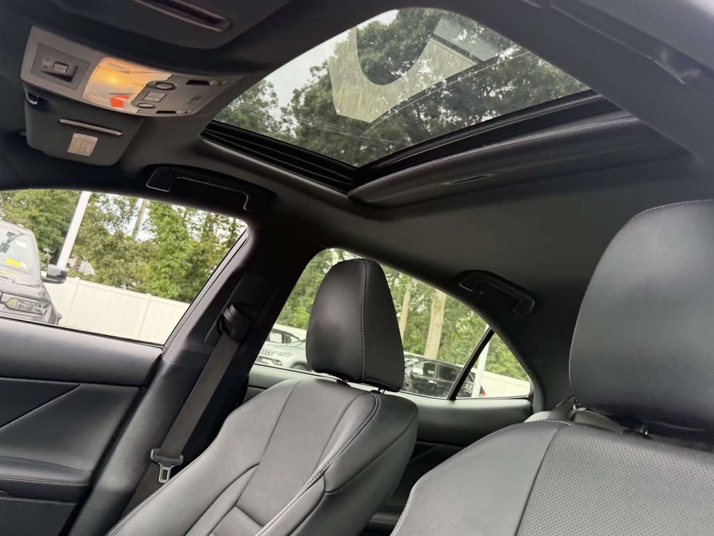 Used 2016 Lexus IS 300 AWD w/ F Sport Package image 18