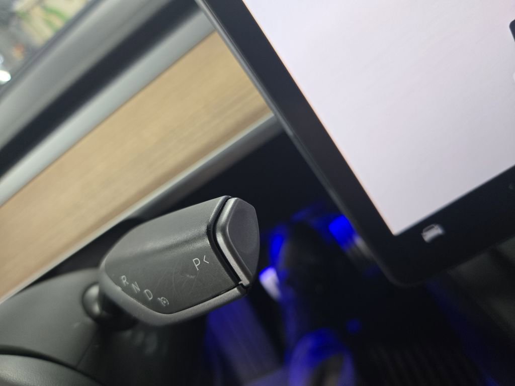 Used 2024 Tesla Model Y Performance image 29