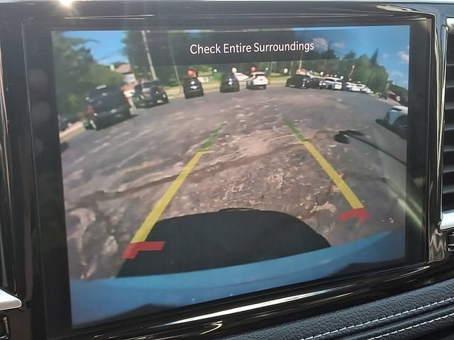 Used 2023 Chrysler Pacifica Touring-L FWD image 18