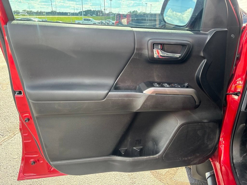 Used 2023 Toyota Tacoma TRD Off-Road AWD/4WD image 6