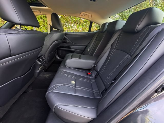 Certified 2025 Lexus ES 300h Ultra Luxury w/ Accessory Package (Z1) FWD image 37