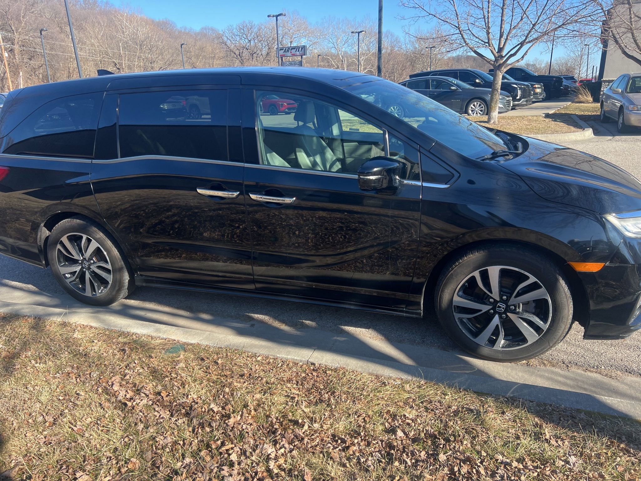 Used 2018 Honda Odyssey Elite image 4