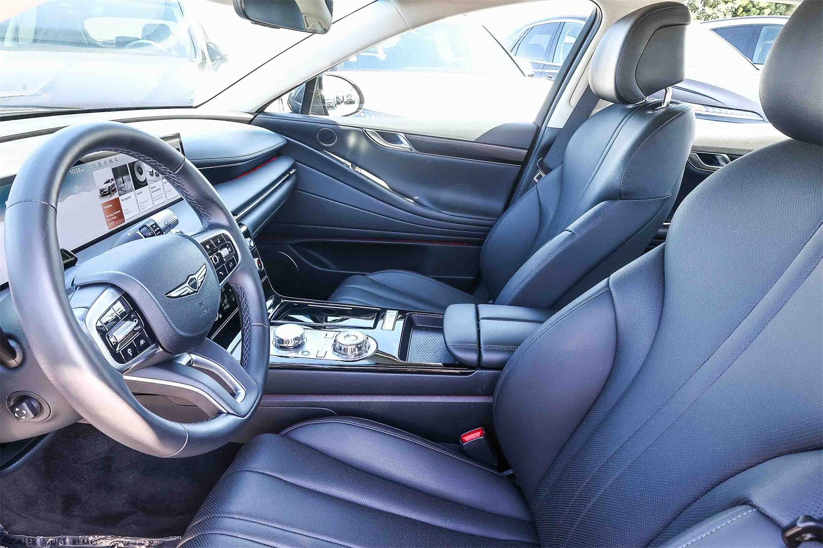 Used 2025 Genesis G80 2.5T image 19