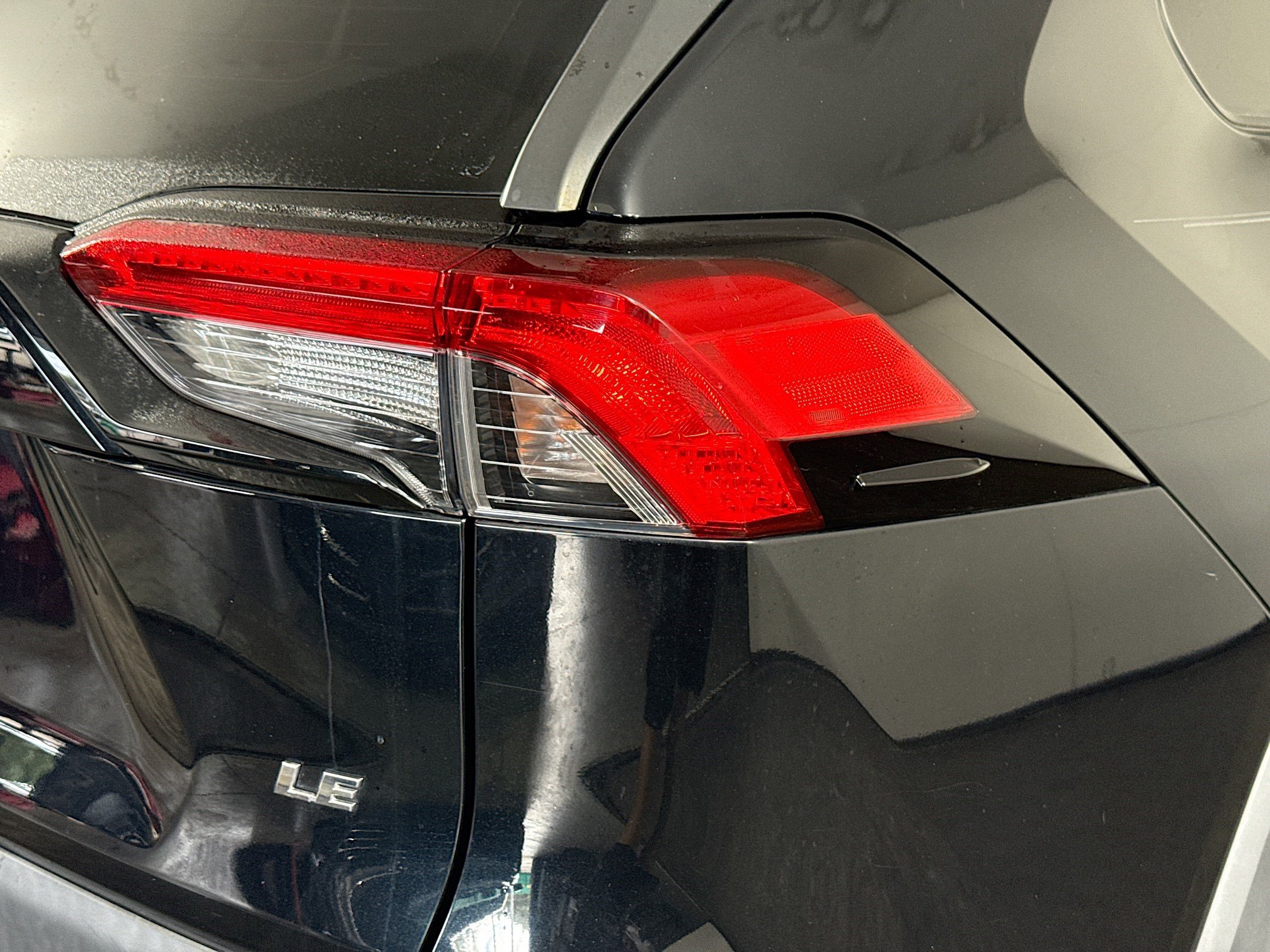 Used 2020 Toyota RAV4 LE image 33