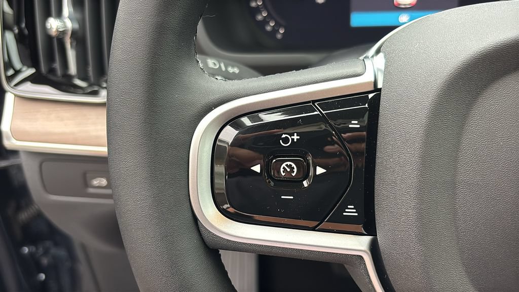 New 2026 Volvo XC90 B5 Core AWD/4WD image 17
