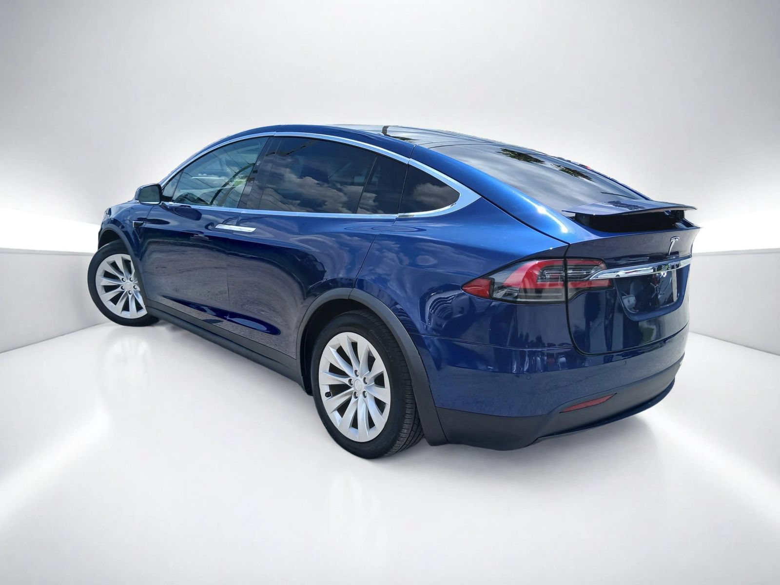 Used 2017 Tesla Model X 100D AWD/4WD image 6