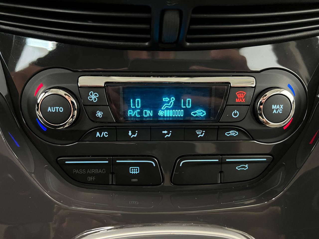 Used 2013 Ford C-MAX SEL image 21