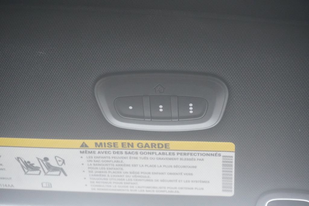 Used 2020 Chrysler Pacifica Touring w/ S Appearance Package FWD image 26