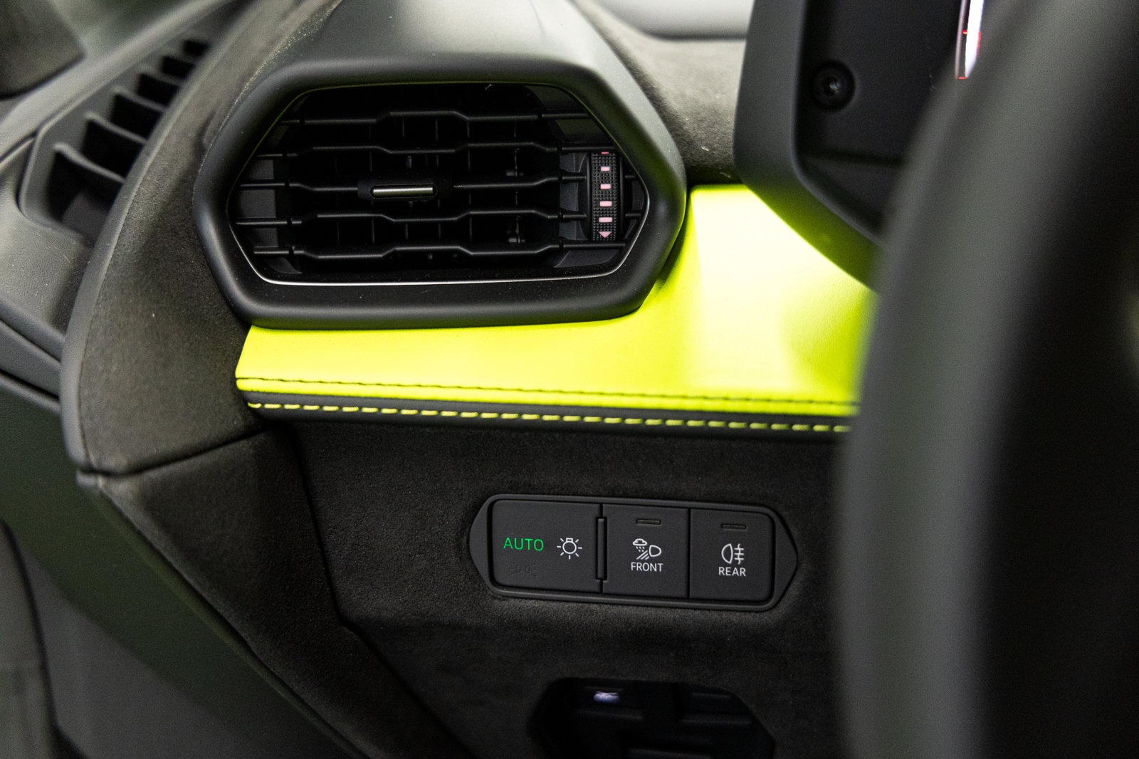 Used 2026 Lamborghini Temerario AWD/4WD image 38