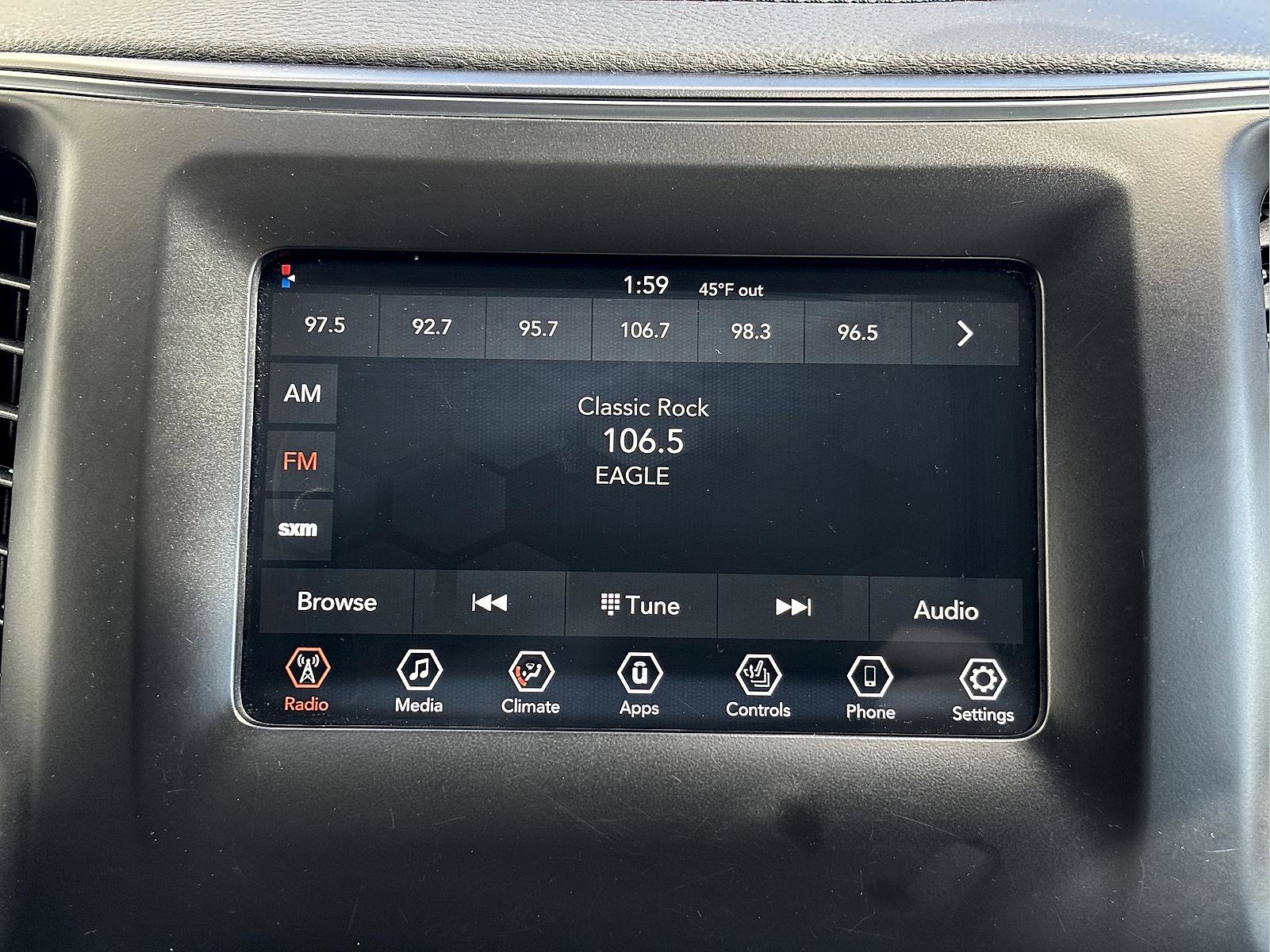 Used 2020 Jeep Cherokee Latitude Plus w/ Cold Weather Group AWD/4WD image 21