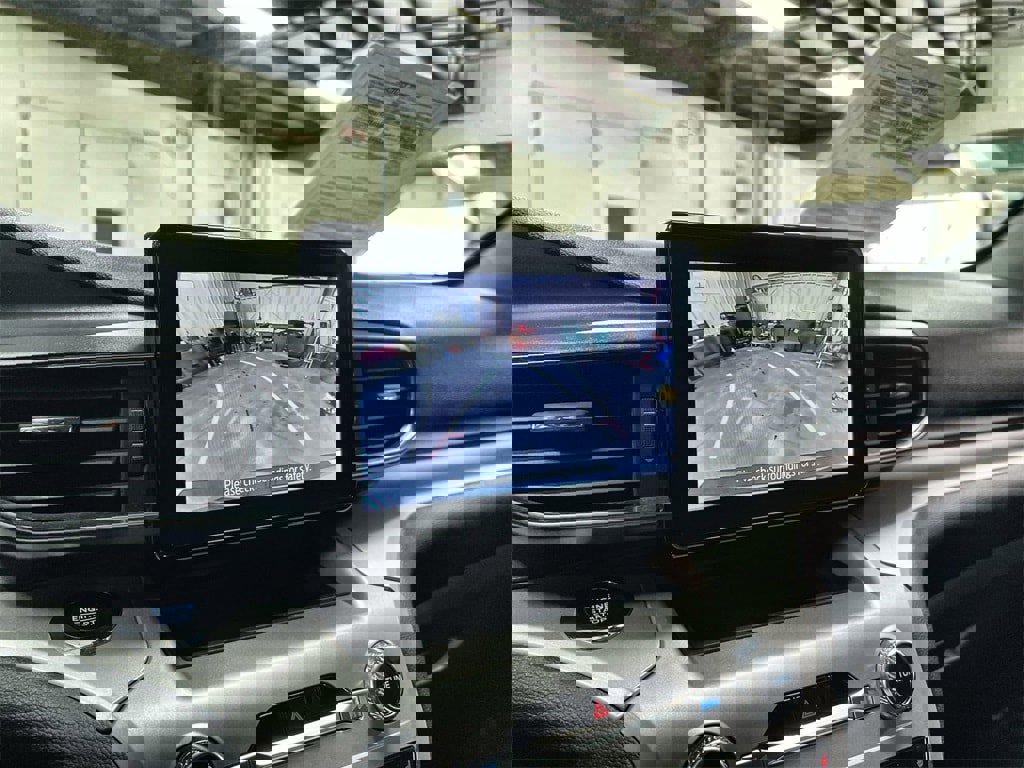 Used 2022 Ford Explorer XLT w/ Equipment Group 202A image 34