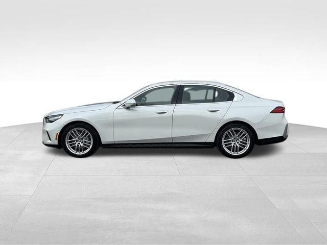 Certified 2025 BMW 530i xDrive w/ Premium Package video 2