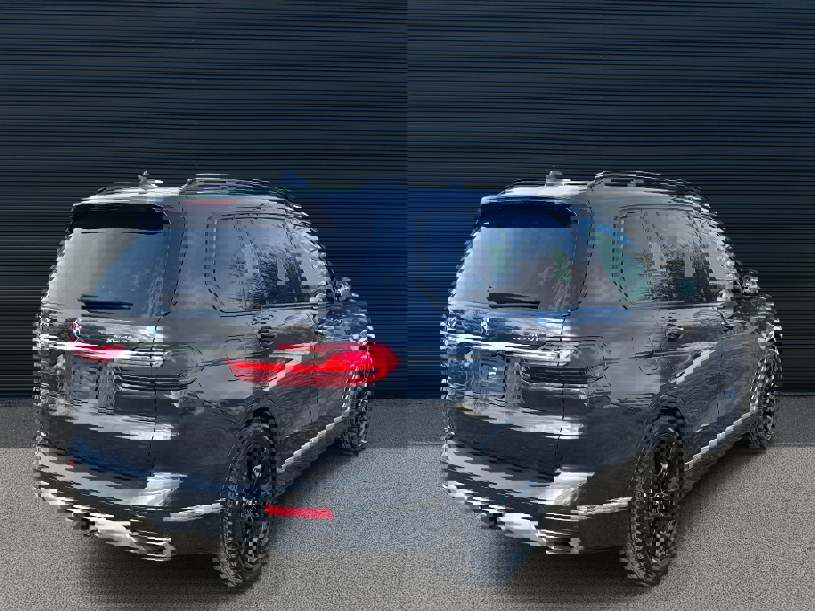 Used 2021 BMW X7 xDrive40i w/ Cold Weather Package image 5