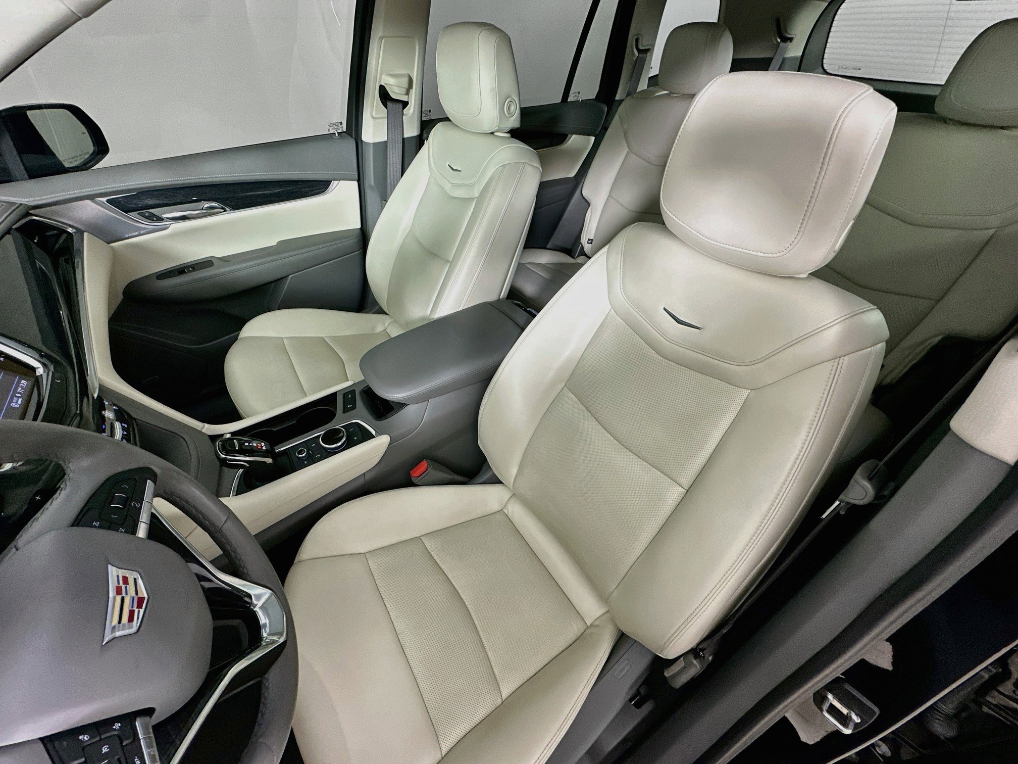 Used 2023 Cadillac XT6 Premium Luxury AWD/4WD image 27