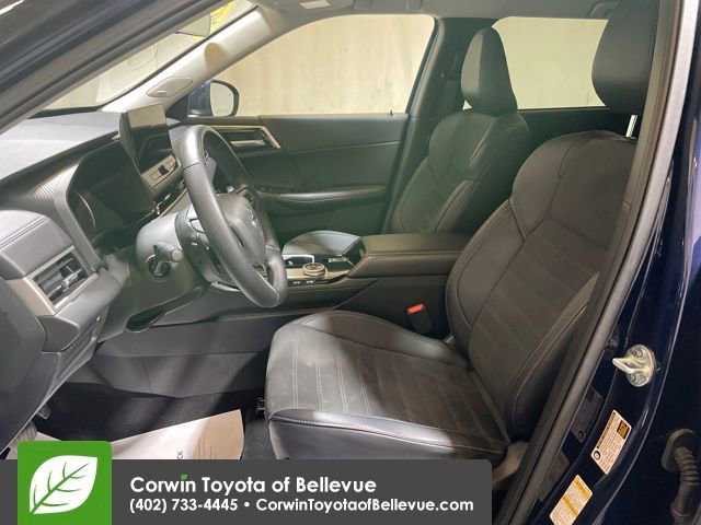 Used 2025 Mitsubishi Outlander SE image 9