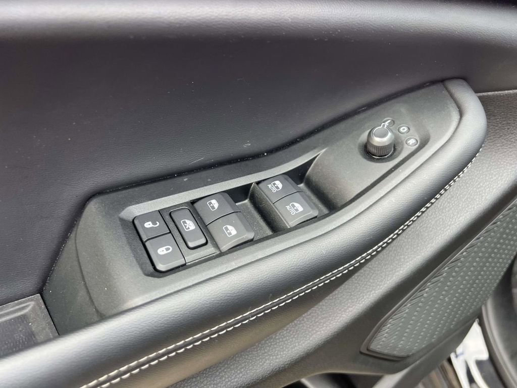 Used 2025 Jeep Grand Cherokee L Laredo AWD/4WD image 22