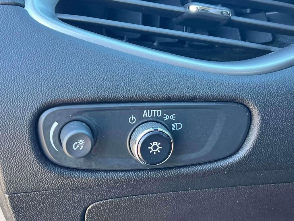 Used 2023 Chevrolet Malibu LS FWD image 15