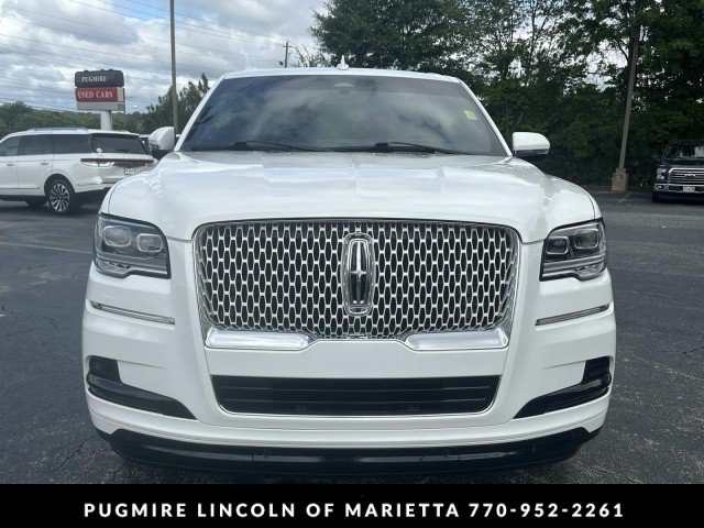 Used 2023 Lincoln Navigator L Reserve AWD/4WD image 2