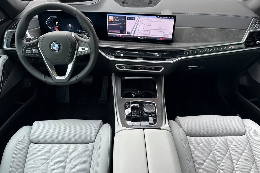 New 2026 BMW X5 xDrive50e w/ Climate Comfort Package AWD/4WD image 14