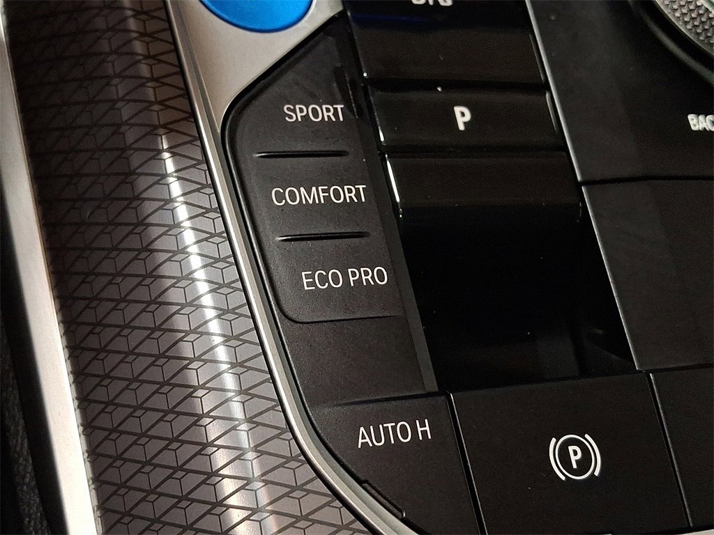 Used 2025 BMW i4 xDrive40i image 21