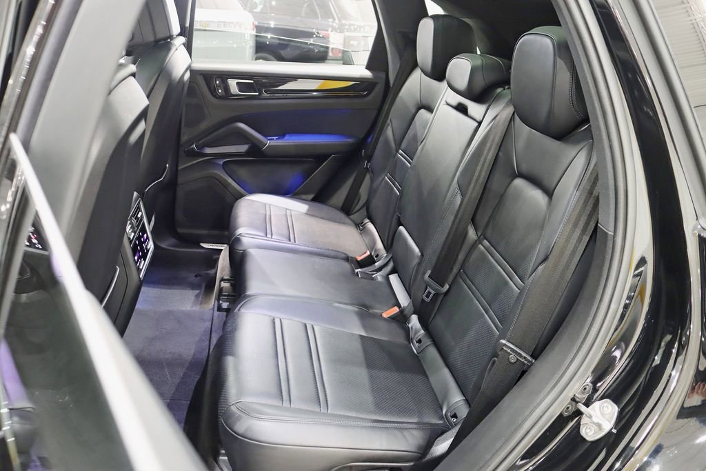Used 2023 Porsche Cayenne image 28
