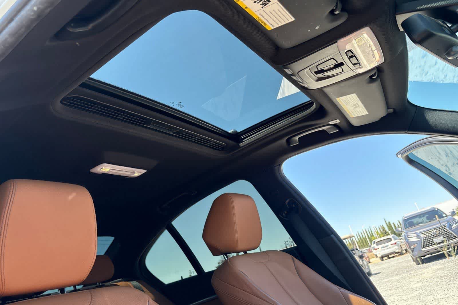Used 2018 BMW 330i Sedan w/ Convenience Package RWD image 19