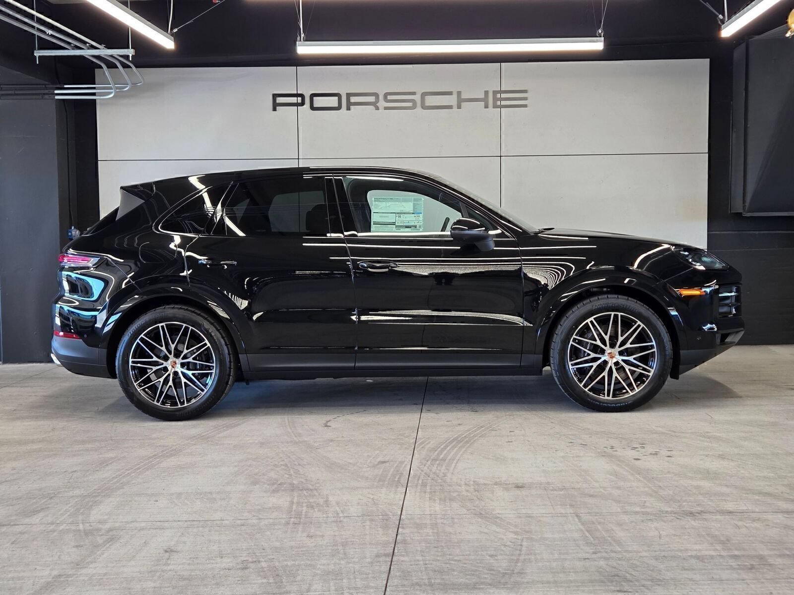 Certified 2026 Porsche Cayenne AWD/4WD image 27