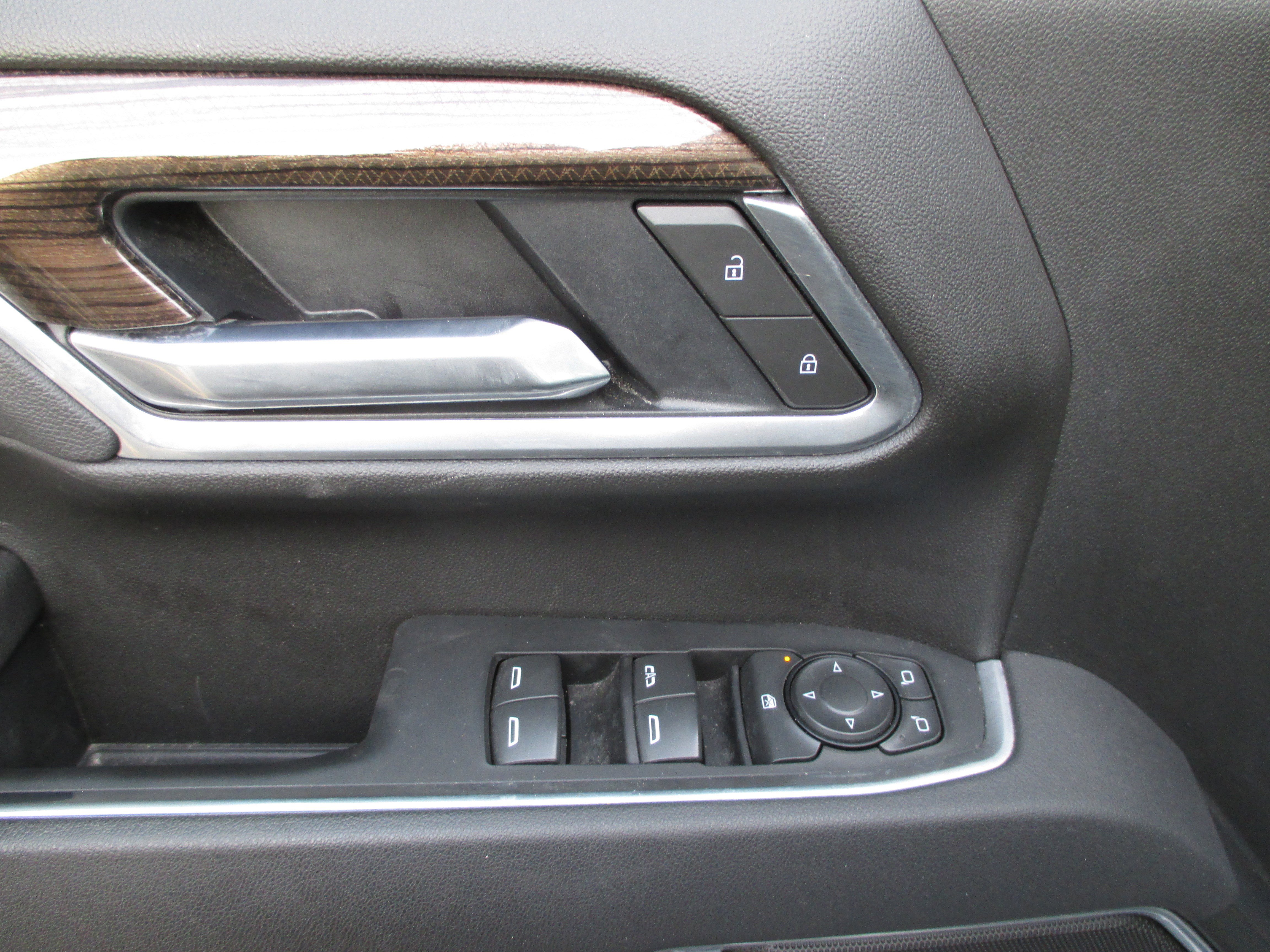 Used 2025 Chevrolet Silverado 2500 LT w/ Convenience Package image 12