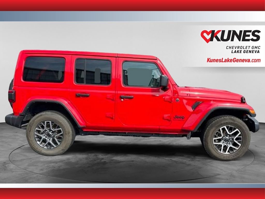 Used 2025 Jeep Wrangler Unlimited Sahara AWD/4WD image 3