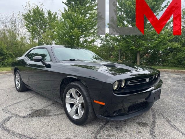 Used 2015 Dodge Challenger SXT w/ Cold Weather Group RWD image 1
