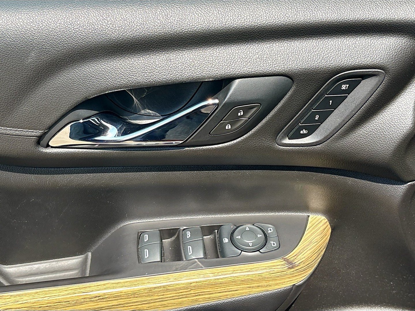 Used 2019 GMC Acadia Denali AWD/4WD image 18