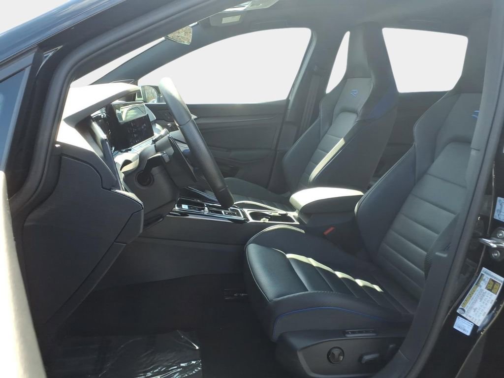 Used 2024 Volkswagen Golf R image 7