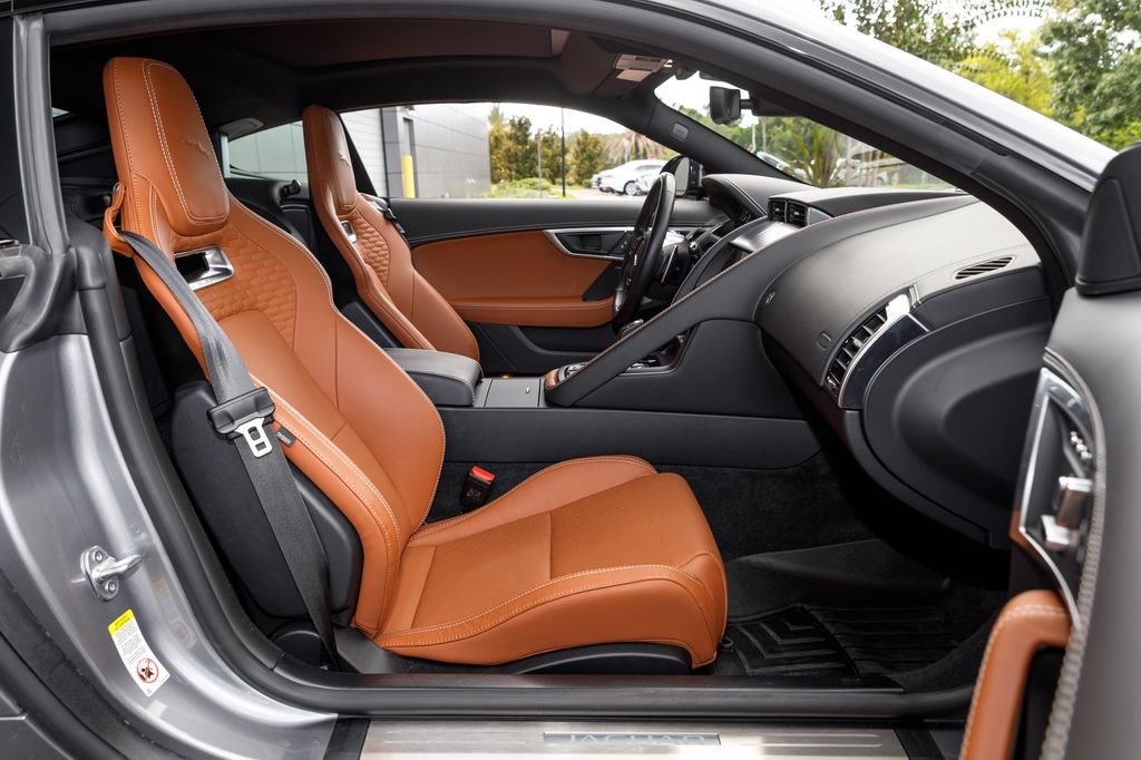 Used 2023 Jaguar F-TYPE Coupe RWD image 12