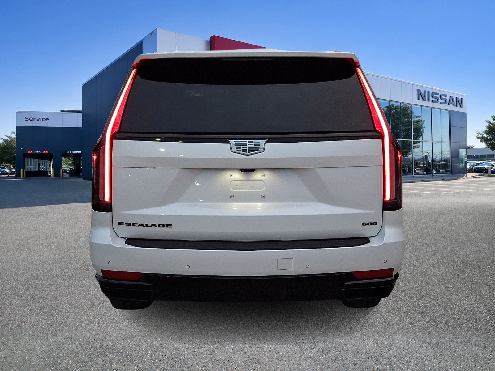 Used 2021 Cadillac Escalade Sport Platinum w/ LPO, ONYX Package AWD/4WD image 5