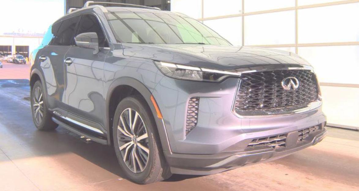 Certified 2023 INFINITI QX60 Sensory w/ Vision Package AWD/4WD image 4