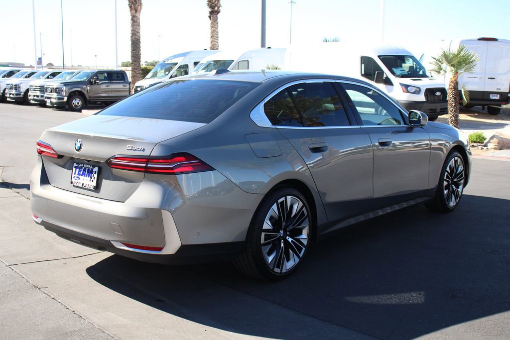 Used 2025 BMW 530i image 8