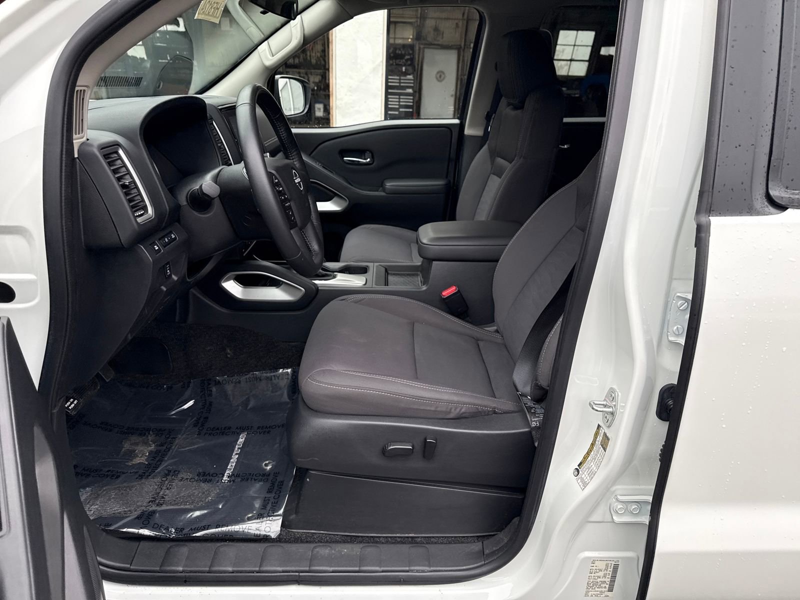 Used 2023 Nissan Frontier SV w/ SV Convenience Package image 9