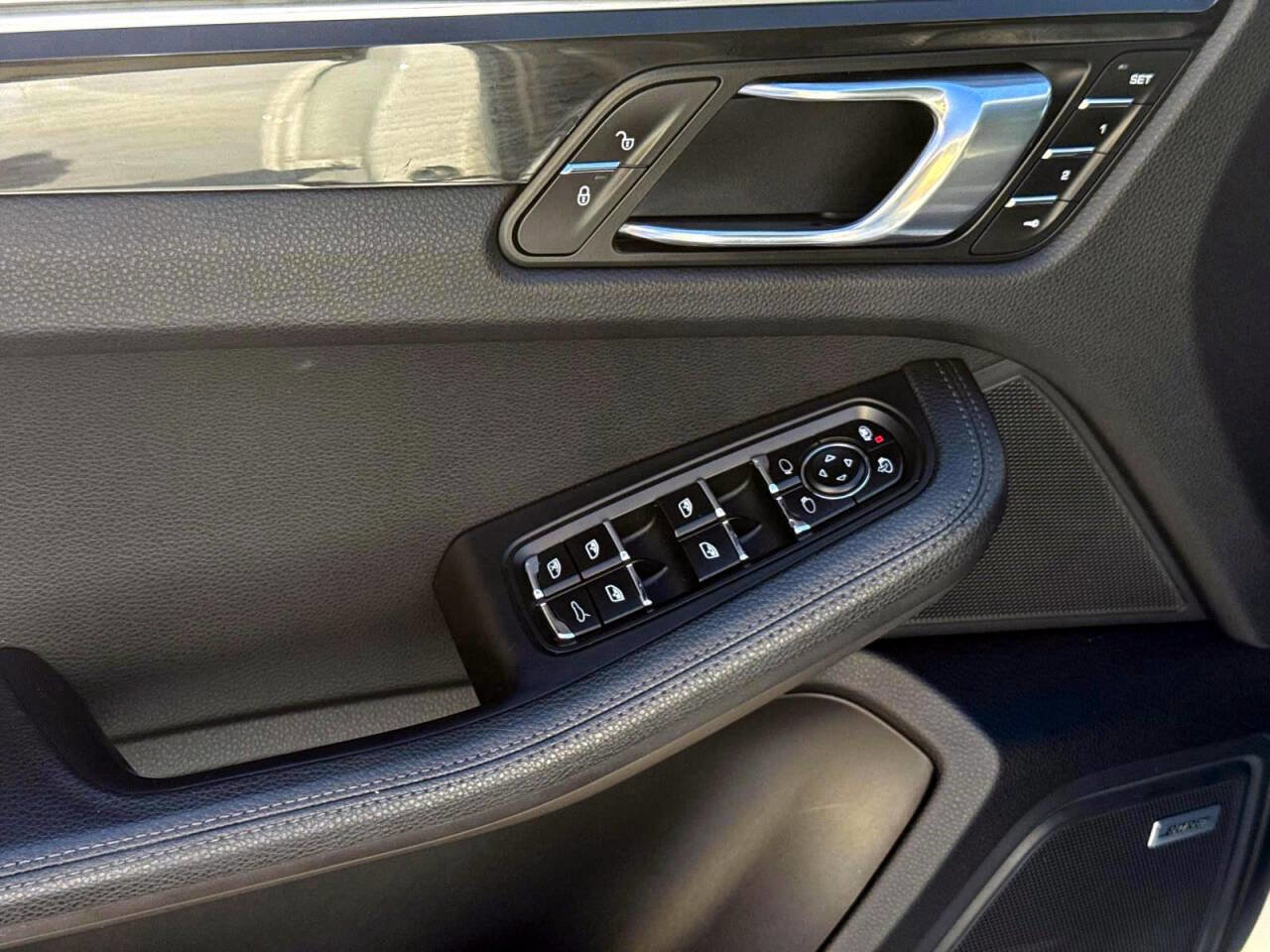 Used 2017 Porsche Macan image 15